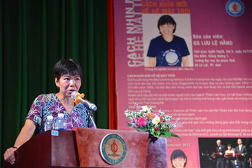 Female Vietnamese astronomic professor in US